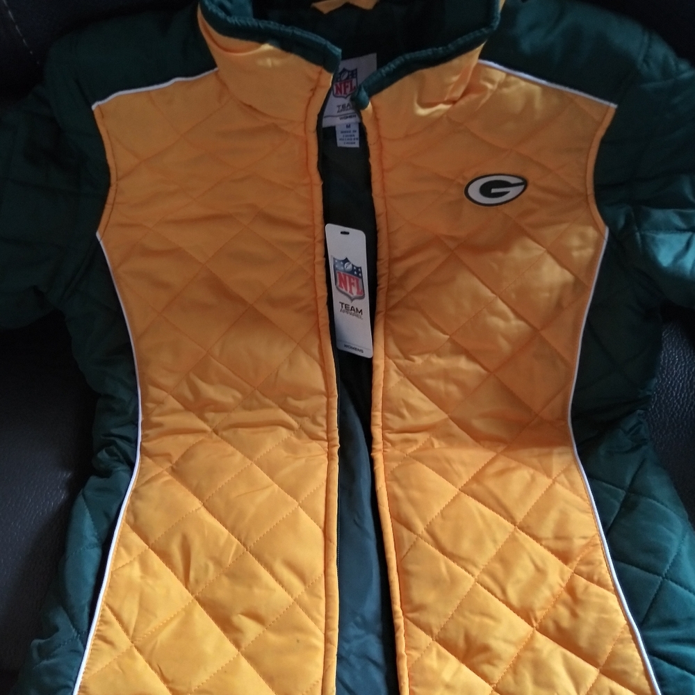 Womans.green bay jacket